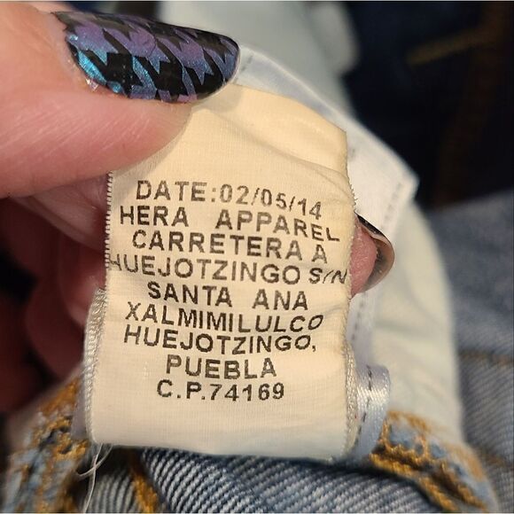 True Religion Low-Rise Boot Cut Medium Wash Distressed Jeans | 28 - Picture 13 of 15